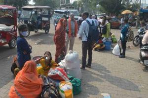 पीएम मोदी की रैली में गईं बसें, अयोध्या में यात्री दिखे बेबस