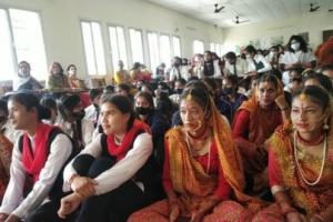 हल्द्वानी: महिला कॉलेज में जीवंत हो उठी उत्तराखंड की लोक संस्कृति, छात्राओं ने बांधा समा