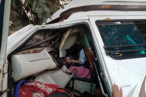 रामपुर: दिल्ली से नैनीताल जा रही बस अनियंत्रित होकर पलटी, 7 लोग गंभीर घायल