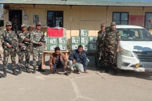 पीलीभीत: नेपाल सीमा पर चाइनीज मोबाइल समेत दो तस्कर पकड़े