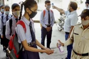 कोविड-19 की तीसरी लहर! तेलंगाना में एक ही स्कूल की 288 छात्राएं संक्रमित, अब सभी की होगी जांच