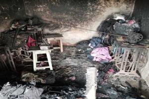 सीतापुर: शॉर्ट सर्किट से दुकान में लगी आग, एक लाख का नुकसान