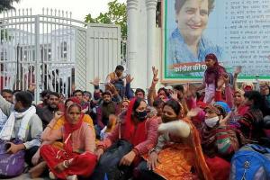 लखनऊ: राजस्थान से आये बेरोजगारों ने फिर घेरा कांग्रेस मुख्यालय, प्रियंका से मुलाकात करने पर अड़े