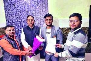 रुद्रपुर: पैरालंपिक पदक विजेता मनोज सरकार बने नगर निगम के ब्रांड एंबेसडर