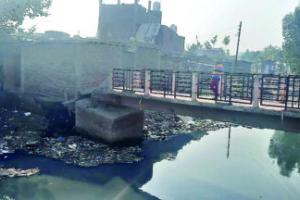 रुद्रपुर : टूटने के दो माह बाद भी नहीं बन सका कल्याणी का पुल, खतरे में राहगीरों का सफर