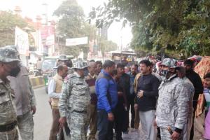 बरेली: इंदिरा मार्केट में अतिक्रमण हटाने के दौरान दुकानदारों से नोकझोंक
