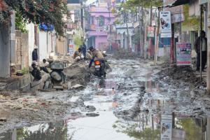 बरेली: करगैना में ठेकेदार ने खतरे में डाली बीडीए के आवंटियों की जान