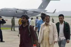 अफगानिस्तान में फंसे 110 भारतीयों और अफगान सिखों को लाया जा रहा है दिल्ली