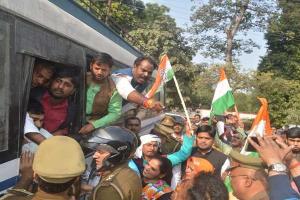 अयोध्या: टेनी की बर्खास्तगी मांग रहे कांग्रेस कार्यकर्ता हुए गिरफ्तार