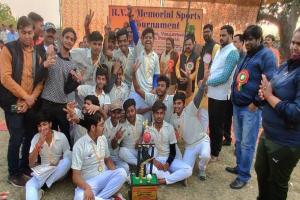 हरदोई: अर्चिता इंटरनेशनल स्कूल को पराजित कर बाल विद्या भवन ने टूर्नामेंट पर किया कब्जा