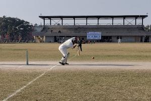 रामपुर : क्लासिक ने दो ओवर चार विकेट से जीता मैच