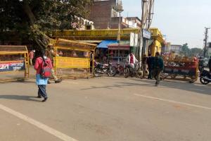 अयोध्या: पुलिस प्रशासन का तुगलकी फरमान, उदया चौराहे पर रोका ट्रैफिक