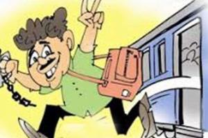 लखनऊ: टप्पेबाजों ने कार से उड़ाया तीन लाख रुपये से भरा बैग
