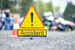 गुजरात: सुरेंद्रनगर में अज्ञात वाहन ने ऑटो रिक्शा को मारी टक्कर, तीन लोगों की मौत, दो अन्य घायल