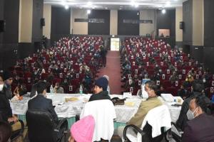 मुरादाबाद : 52 कार्मिकों को दिया मतदान का प्रशिक्षण