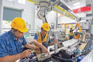 चीन की विनिर्माण गतिविधियों की वृद्धि की रफ्तार जनवरी में सुस्त पड़ी