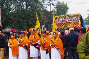 रायबरेलीः श्री गुरु गोविंद सिंह जी महराज के प्रकाश उत्सव पर निकली शोभायात्रा