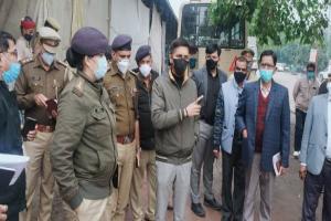 कानपुर: चुनाव की तैयारियां शुरू, डीएम ने मतगणना केंद्र के स्ट्रांग रूम का लिया जायजा