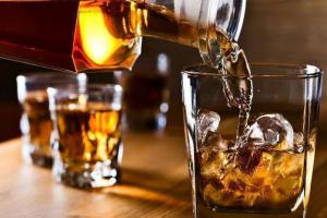 हिमाचल प्रदेश के मंडी जिले में जहरीली शराब पीने से चार लोगों की मौत