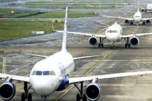 श्रीनगर हवाईअड्डे पर दृश्यता में सुधार होने के बाद उड़ानों का परिचालन फिर से शुरू