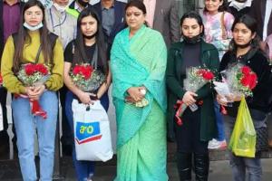 यूक्रेन से वापस लौटीं राजस्थान की आठ छात्राएं, छात्राओं ने राज्य सरकार को दिया धन्यवाद