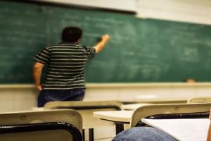 रुद्रपुर: 152 छात्रों को पढ़ा रहे एक शिक्षक