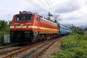 लखनऊ मंडल के रेलखंड पर अब 100 की रफ्तार से दौड़ेंगी ट्रेनें, समय की होगी बचत