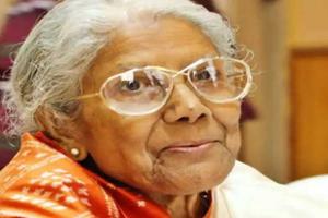 गायिका संध्या मुखर्जी का पूरे राजकीय सम्मान के साथ हुआ अंतिम संस्कार