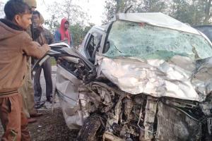 सीतापुर में भीषण हादसा: बोलेरो व कार में जोरदार भिड़ंत, दो महिलाओं समेत चार लोगों की मौत 