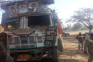 बाराबंकी: टेंट में सो रहे मजदूर को लोडर ट्रक ने रौंदा, मौत