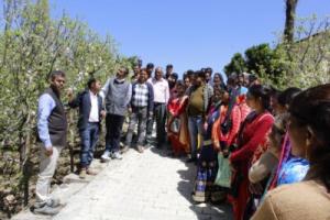 नैनीताल: किसानों को दी उन्नत खेती और बागवानी की जानकारी