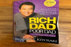 Rich Dad Poor Dad: अलग नजरिए से देखें लाइफ- अमीर लोग के लिए पैसा काम करता हैं