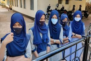 हिजाब फैसला: उडुपी की याचिकाकर्ताएं एवं शिवमोगा में मुस्लिम लड़कियां कक्षाओं में नहीं गईं