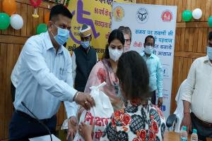 बहराइच: क्षय दिवस के मौके पर 1500 टीबी रोगियों को अधिकारियों और स्वयंसेवी संस्थाओं ने लिया गोद