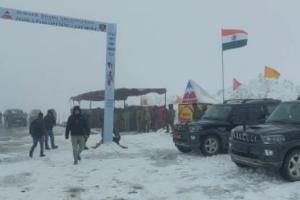 73 दिनों बाद फिर खोला गया श्रीनगर-लेह राजमार्ग 
