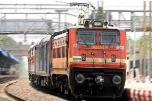 बरेली: ट्रेन में बेटिकट यात्रियों से वसूला 5.40 लाख रुपये का जुर्माना