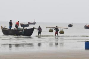 तीन भारतीय मछुआरों को श्रीलंकाई नौसेना ने किया गिरफ्तार 