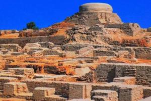 सिंधु घाटी की सभ्यता का सबसे बड़ा नगर मोहन-जोदड़ो