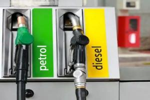 पेट्रोल-डीजल की कीमतों में फिर से इजाफा, अब इतने बढ़े दाम
