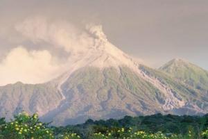 ग्वाटेमाला में भीषण ज्वालामुखीय विस्फोट, 500 लोगों को निकाला गया