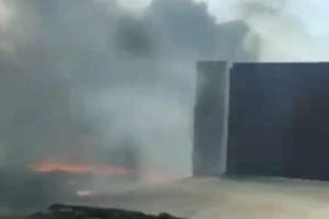 बाराबंकी: औद्योगिक कचरे में लगी आग से इंडस्ट्रियल एरिया में मची अफरातफरी