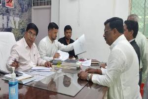 UP MLC Election: बहराइच में सपा प्रत्याशी के समर्थन में निर्दलीय उम्मीदवार ने नाम लिया वापस