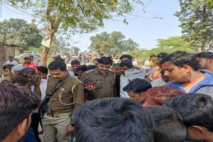 कन्नौज: करंट की चपेट में आने से किसान की मौत, गुस्साए ग्रामीणों ने किया रोड जाम