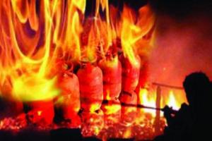 महाराष्ट्र: सिलेंडर में विस्फोट होने से गैस एजेंसी के चार कर्मचारी झुलसे