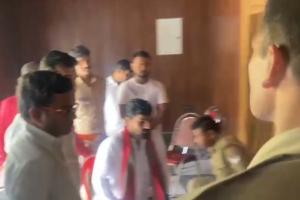 बहराइच: होटल में जुटे सदस्यों को पुलिस ने भगाया, सपा प्रत्याशी ने भाजपा पर मढ़े आरोप