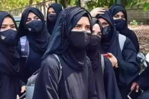 सपा सांसद शफीकुर्रहमान बर्क का बेतुका बयान, बोले- लड़कियों पर कंट्रोल के लिए जरूरी है हिजाब