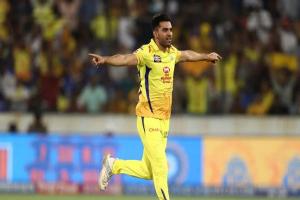 IPL 2022 : चेन्नई सुपर किंग्स को बड़ा झटका, दीपक चाहर पूरे आईपीएल सीजन से हुए बाहर
