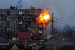 Russia Ukraine War : मारियुपोल में अभी तक पांच हजार से अधिक लोगों की मौत, पूर्वी यूक्रेन पर हमले की तैयारी में रूस