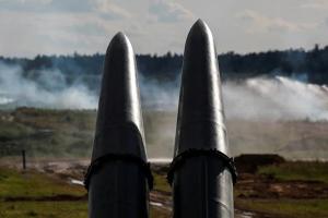 Russia-Ukraine War : रूस ने यूक्रेन की सीमा पर तैनात किया इस्कंदर मिसाइल सिस्टम, डोनेस्टक में रूसी हमले तेज