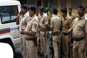 Mumbai: रामनवमी पर मानखुर्द में खुराफात, कई गाड़ियां तोड़ीं, गृह मंत्री दिलीप वालसे पाटिल बोले- जाति के नाम पर दंगा फैलाने की कोशिश